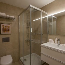 Deluxe Hotel Apartments thumbnail 15